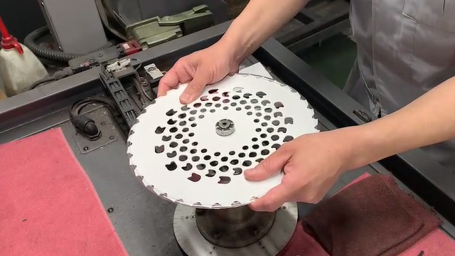 美國盤類專用動平衡機案例！